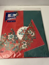 Red tablecloth Napkins Red